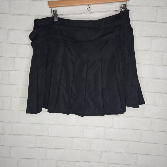 Shein Curve Black Belted Skater Skirt - Picture 3 of 6